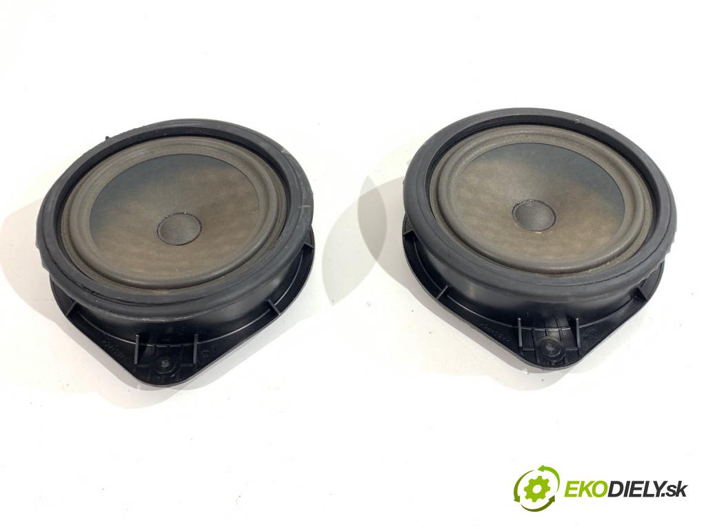 AUDI A3 8P liftback 2010 92 kW 1.4 TFSI 1390 reproduktory 8P0035411