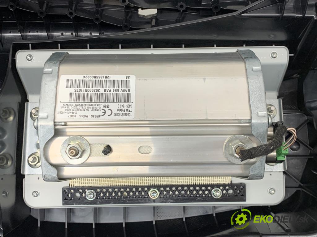 BMW E84 SUV 2013 180 kW xDrive 28 i 1997 palubní doska POLŠTÁŘ: