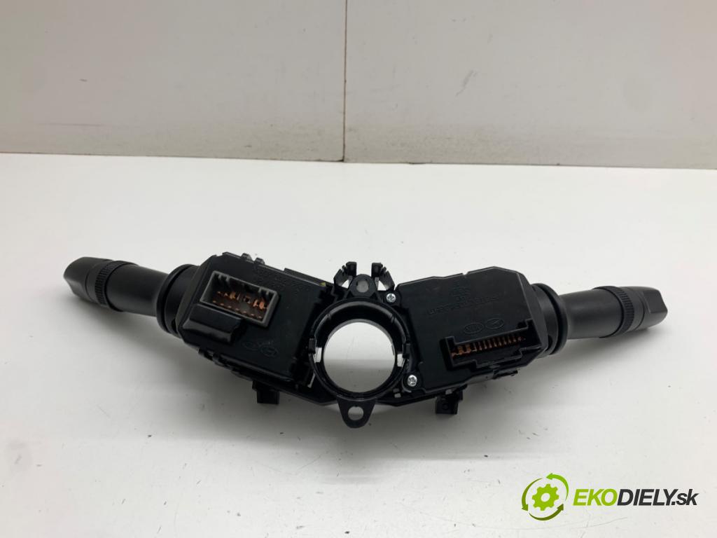 KIA RIO III liftback 2012 80 kW 1.4 CVVT 1396 přepínač kombinovaný 202008910 (Páčky pod volantem)