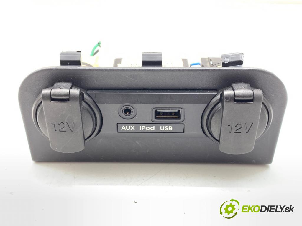 KIA RIO III liftback 2012 80 kW 1.4 CVVT 1396 HNÍZDO: USB 