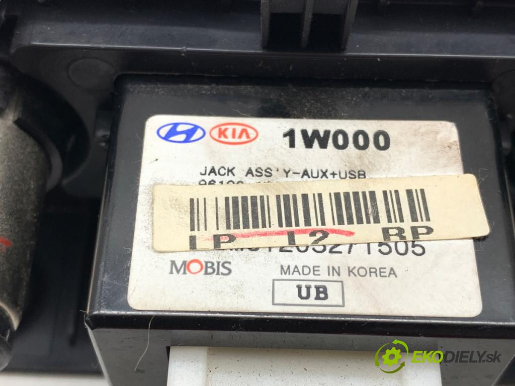 KIA RIO III liftback 2012 80 kW 1.4 CVVT 1396 HNÍZDO: USB