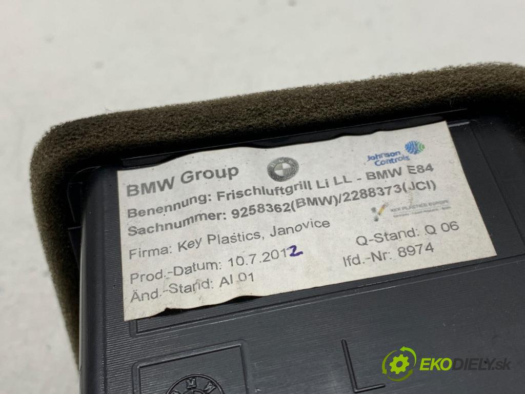 BMW E84 SUV 2013 180 kW xDrive 28 i 1997 Mriežky nárazníka ľavy predný 9258362