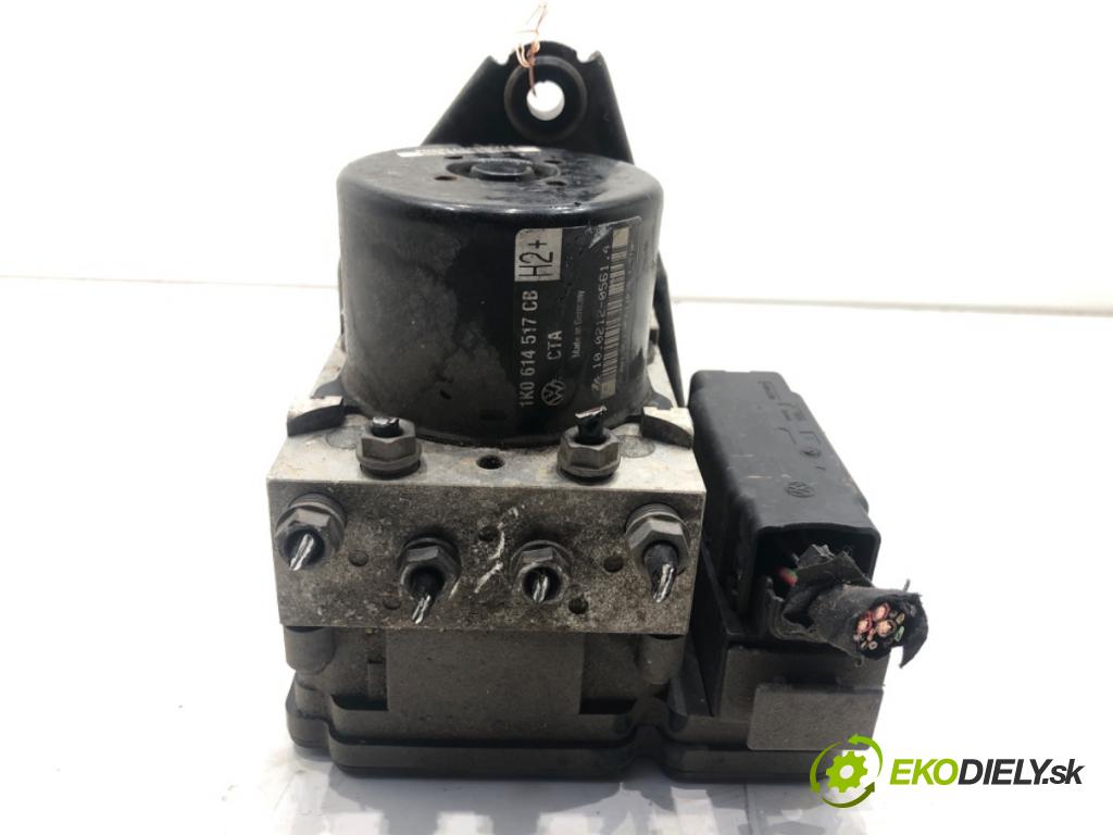 AUDI A3 8P liftback 2010 92 kW 1.4 TFSI 1390 Pumpa ABS 1K0907379AT (Pumpa ABS)
