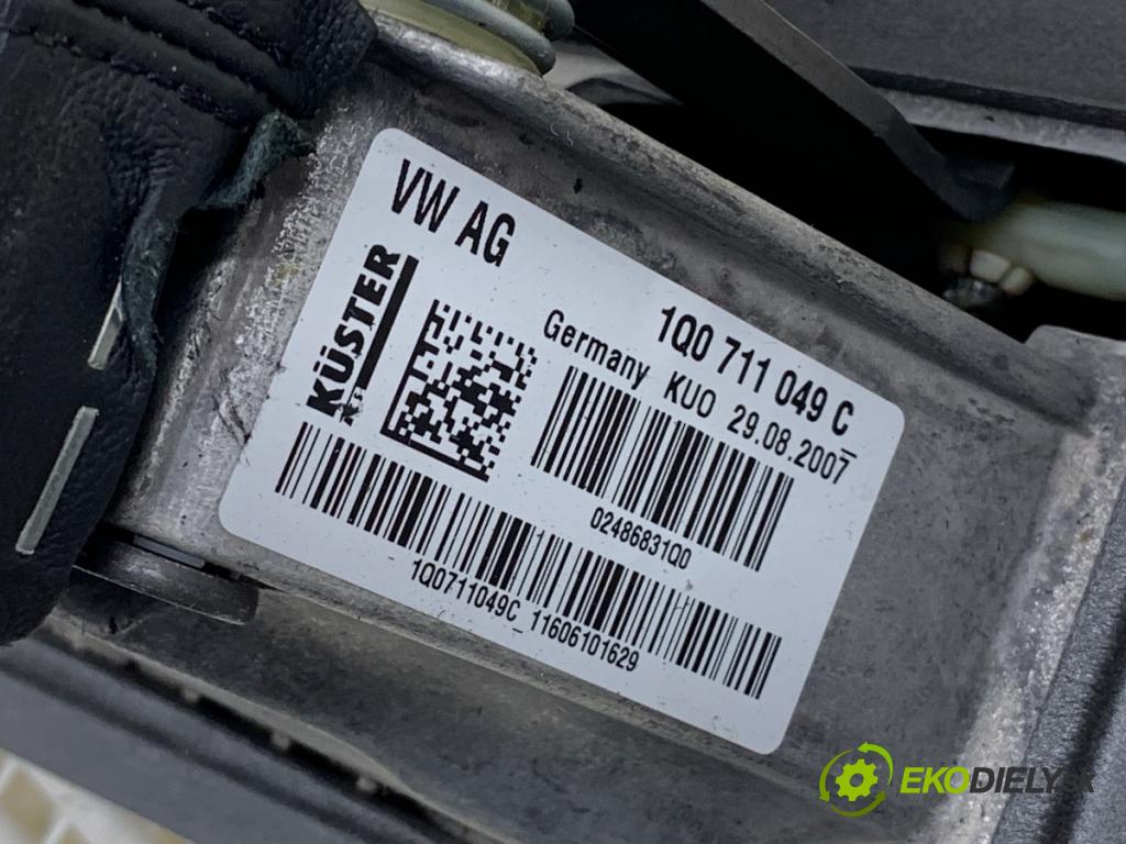 AUDI A3 8P liftback 2010 92 kW 1.4 TFSI 1390 Kulisa 1Q0711049C (Rýchlostná páka (kulisa))