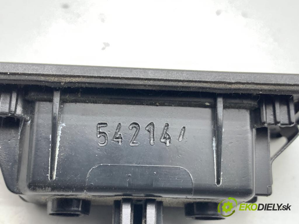 AUDI A7 4G liftback 2016 245 kW 3.0 TFSI quattro 2995 svetielka,osvetlenie podsvietenia SPŽ LED 181474
