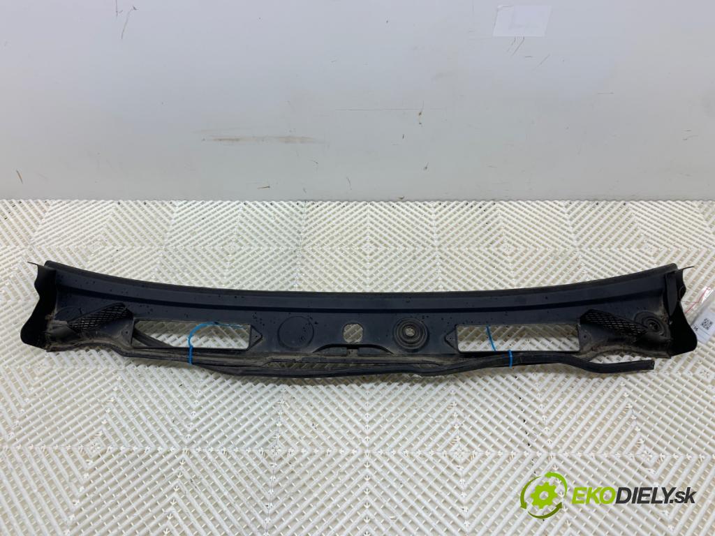 BMW E84 SUV 2013 180 kW xDrive 28 i 1997 Torpédo, plast pod čelné okno 15677210 (Torpédo (plast pod čelným sklom))