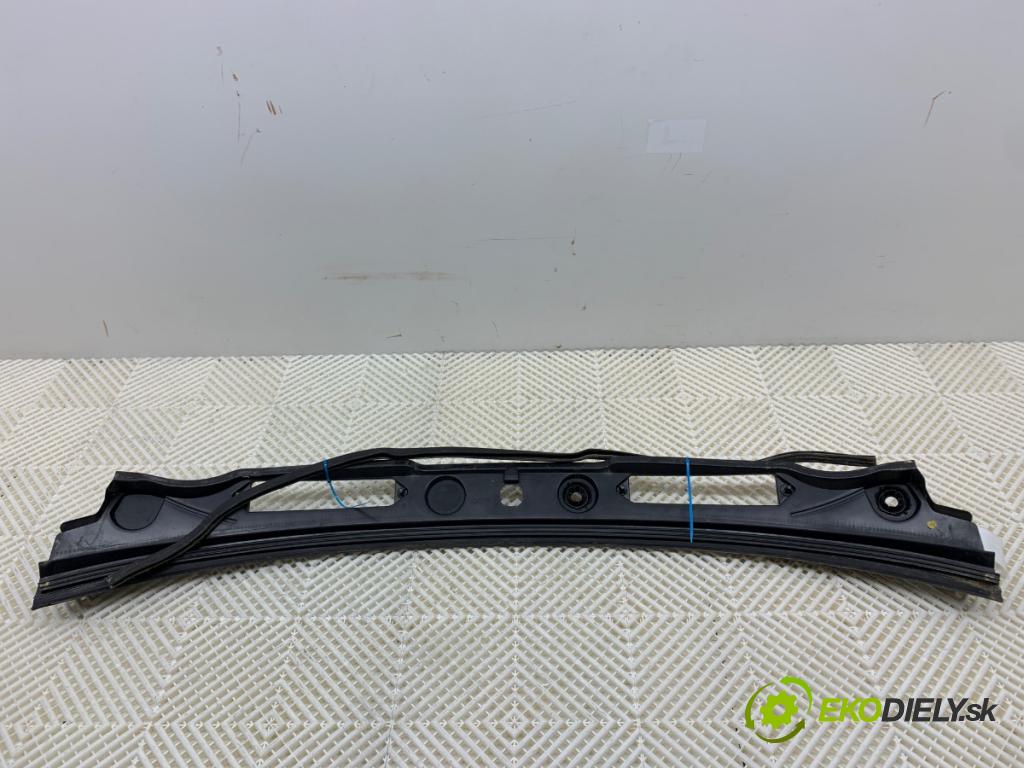 BMW E84 SUV 2013 180 kW xDrive 28 i 1997 Torpédo, plast pod čelné okno 15677210 (Torpédo (plast pod čelným sklom))