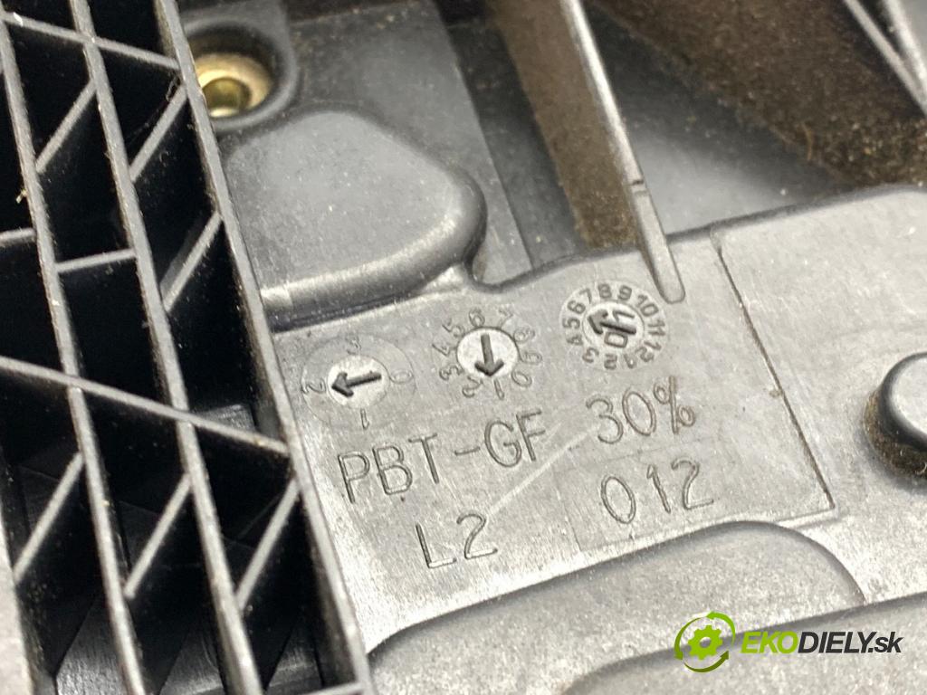 MERCEDES-BENZ S203 Kombi 2003 125 kW C 240 (203.261) 2597 zámok Dvere ľavy predný