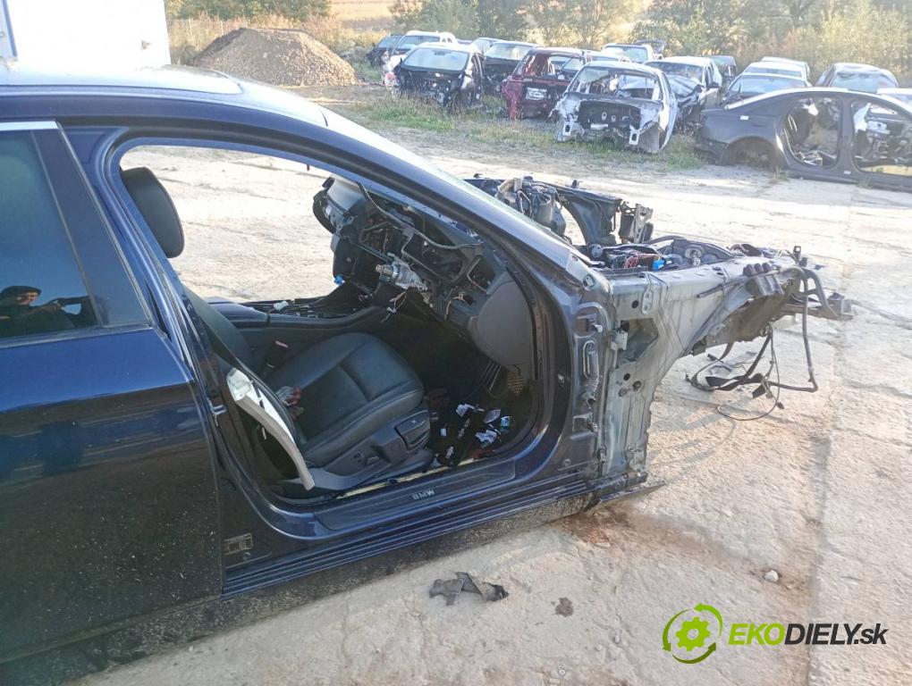 BMW F10 sedan 2011 120 kW 520 d 1995 karoséria ČTVRŤÁK: Blatník prah strecha PODŁUŻNICA