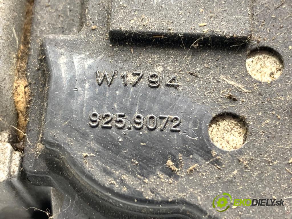 CITROEN C3 II liftback 2015 68 kW 1.6 HDi 1560 mechanismus stěračů přední část W000004578 (Motorek stěračů přední)