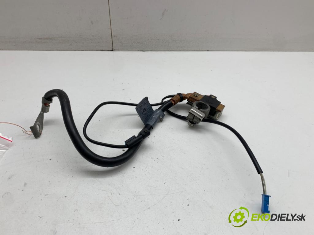 BMW E60 sedan 2005 160 kW 525 i 2996 svorka MINUS: 6970680