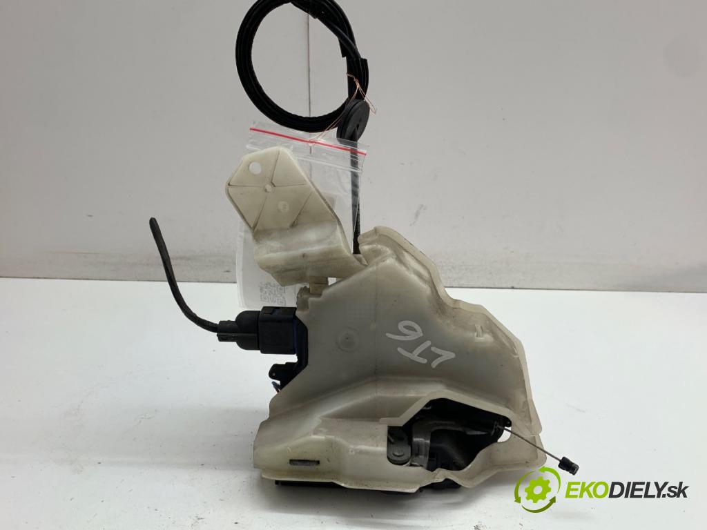 VW GOLF VI Kombi 2011 103 kW 2.0 TDI 1968 zámok dveře levý zadní část