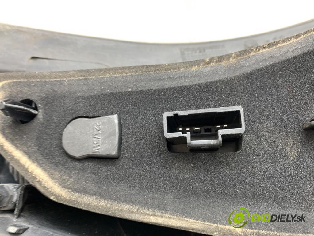 DACIA SANDERO liftback 2008 55 kW 1.4 (B30C, BS0C, BS0A, BS0G, BS1F, BS0E) 1390 světlo pravý zadní část 8200734824