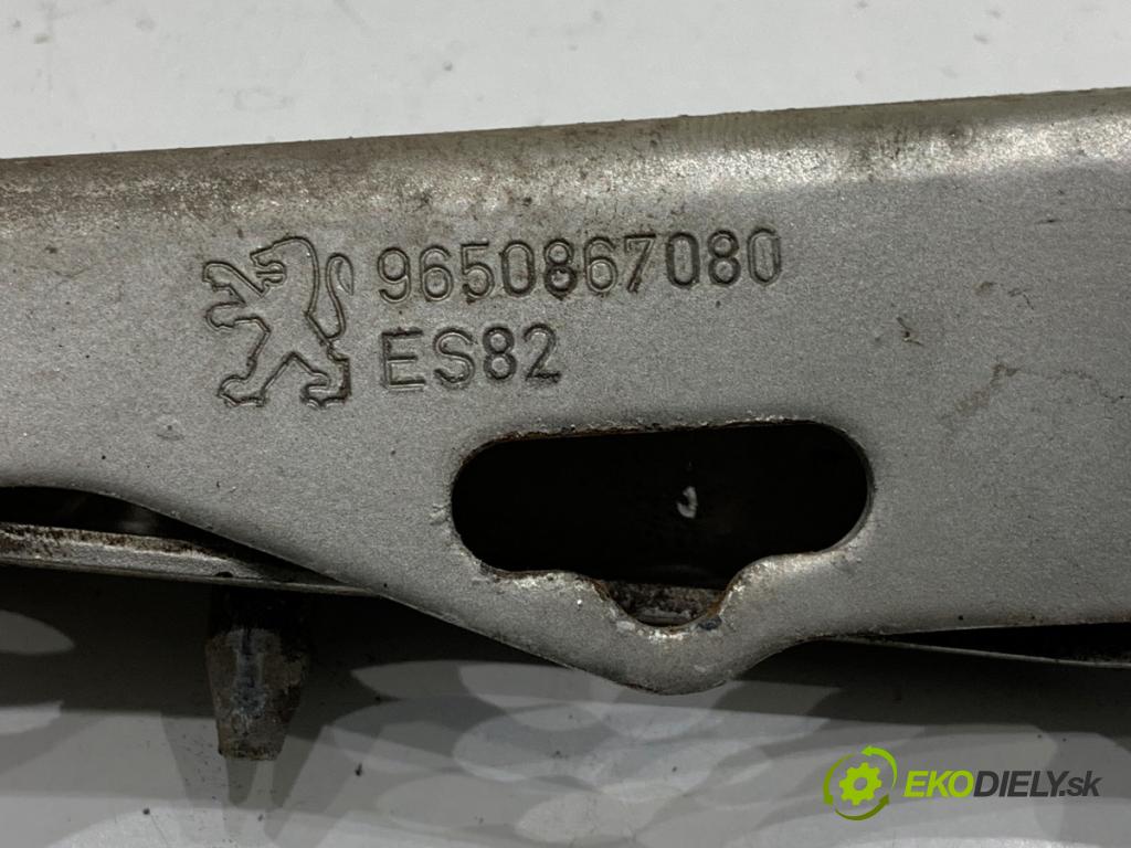 PEUGEOT 207 liftback 2007 70 kW 1.4 16V 1397 závěs kapoty levý přední část 9650867080