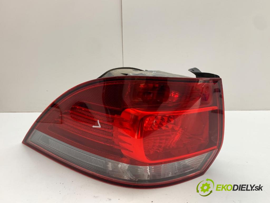 VW GOLF VI Kombi 2011 103 kW 2.0 TDI 1968 světlo levý zadní část 