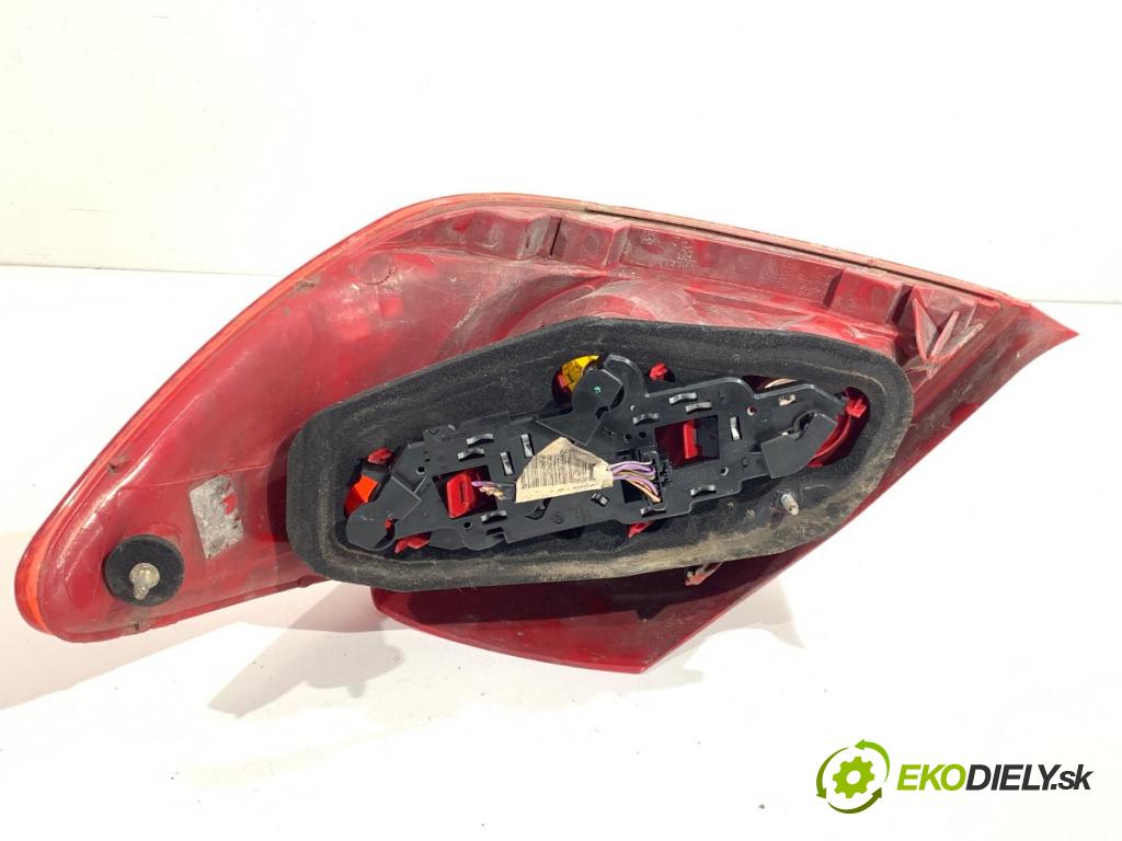 PEUGEOT 307 liftback 2002 50 kW 1.4 HDi 1398 Svetlo ľavy zad