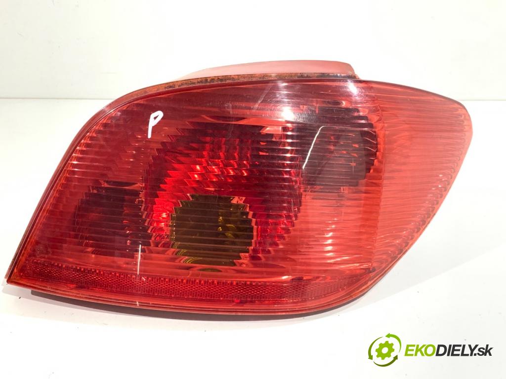 PEUGEOT 307 liftback 2002 50 kW 1.4 HDi 1398 světlo pravý zadní část 