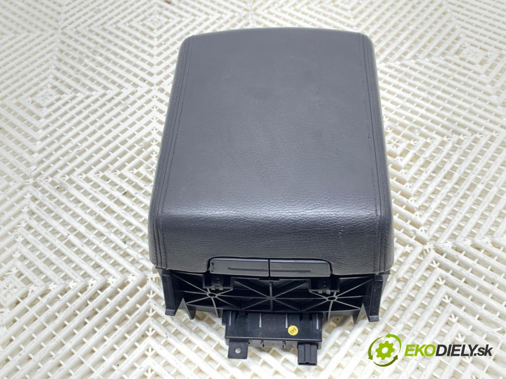 VW TOUAREG SUV 2004 230 kW 5.0 V10 TDI 4921 loketní opěrka 7L6864207D (Loketní opěrka)