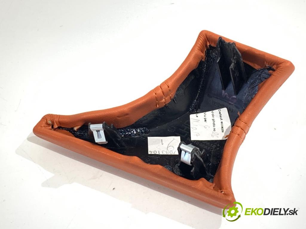 NISSAN MICRA K14 liftback 2017 66 kW 0.9 IG-T 898 lišty kryt 684115FA0A (Lišta)