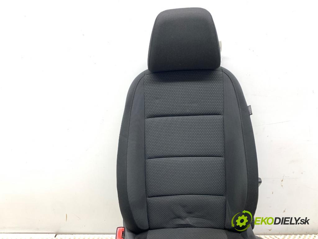 VW GOLF VI liftback 2009 90 kW 1.4 TSI 1390 sedadlo levý přední část