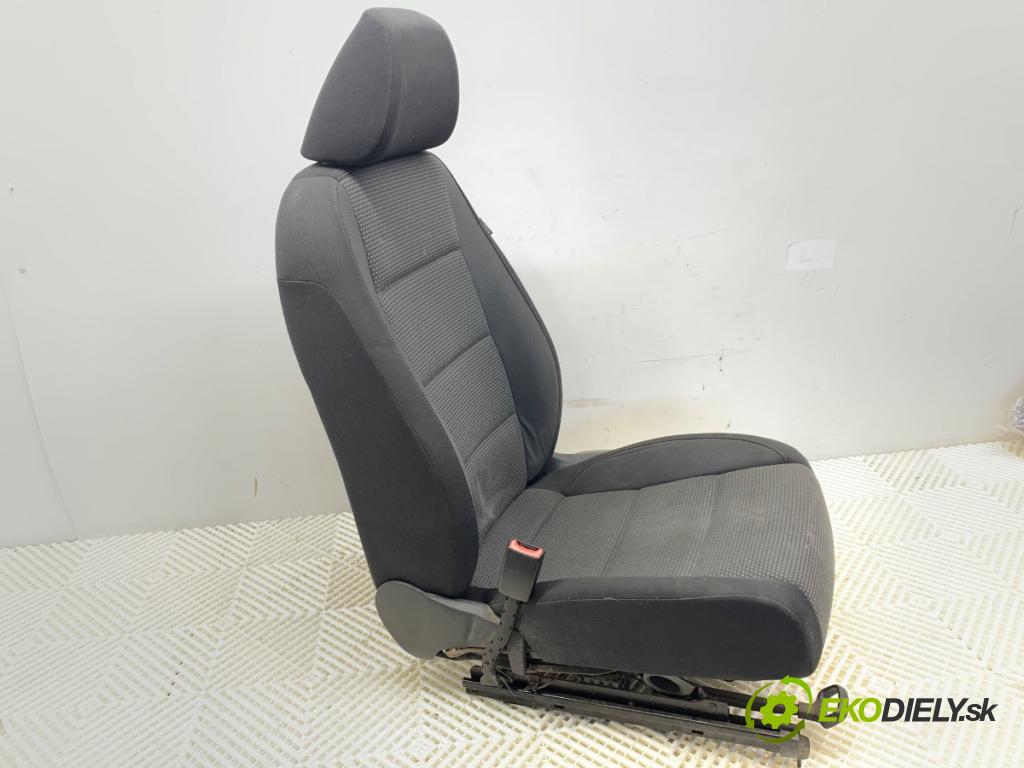 VW GOLF VI liftback 2009 90 kW 1.4 TSI 1390 sedadlo levý přední část