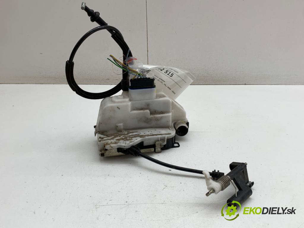 CITROEN C3 I liftback 2004 44 kW 1.1 i 1124 zámok Dvere ľavy predný
