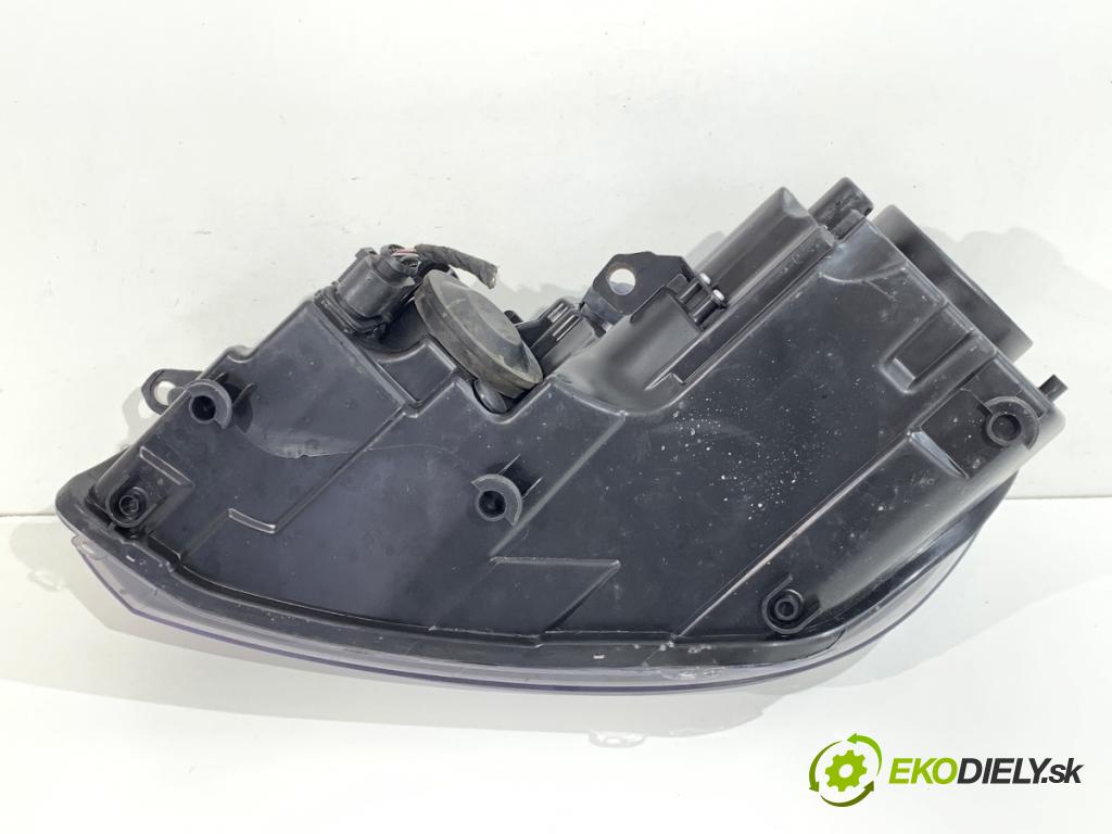 VW GOLF VI Kombi 2011 103 kW 2.0 TDI 1968 světlomet pravý přední část