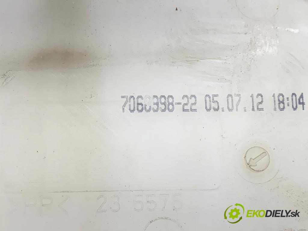 BMW E84 SUV 2013 180 kW xDrive 28 i 1997 Nádržka ostrekovačov 7068998