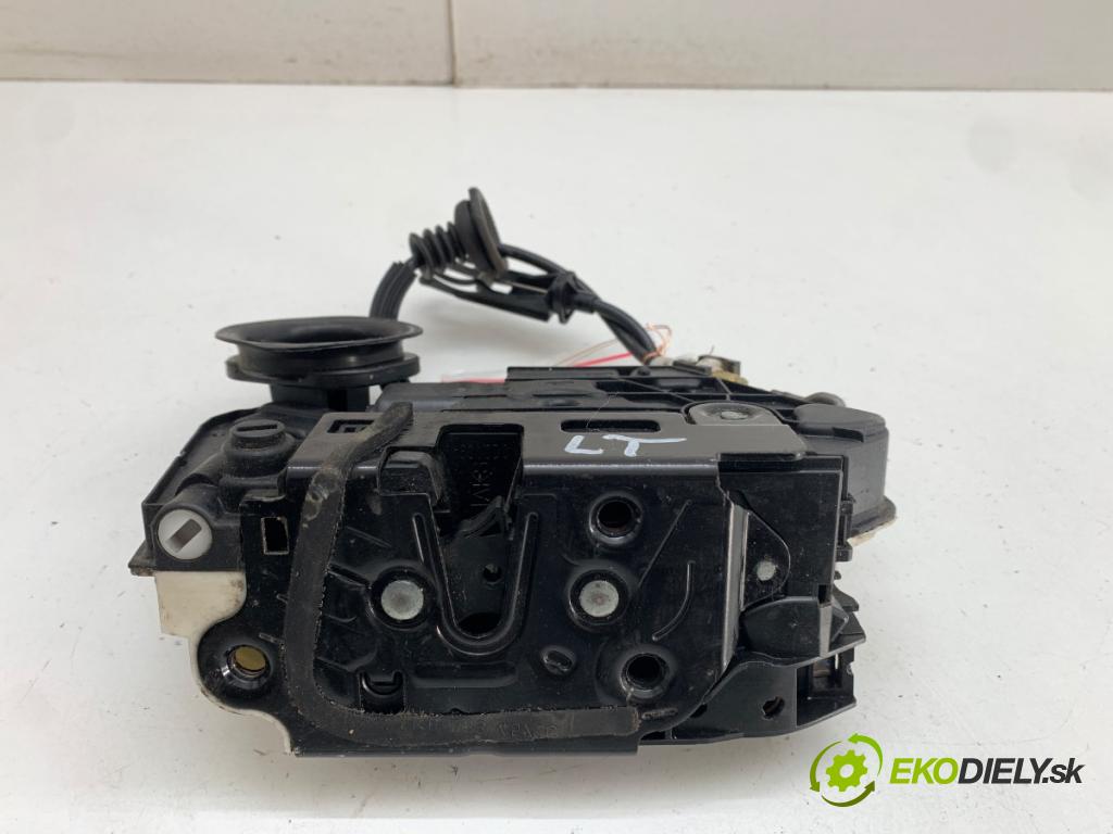 VW GOLF VI liftback 2009 90 kW 1.4 TSI 1390 zámok dveře levý zadní část 5K4839015B
