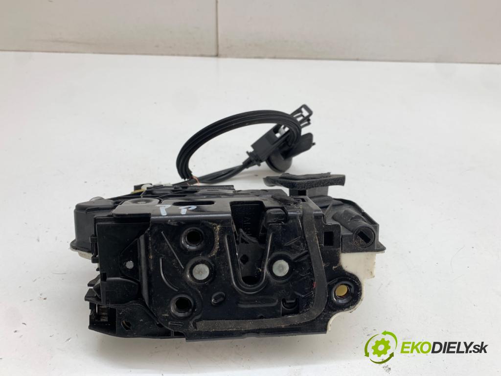 VW GOLF VI liftback 2009 90 kW 1.4 TSI 1390 zámok dveře pravý přední část 5K1837016