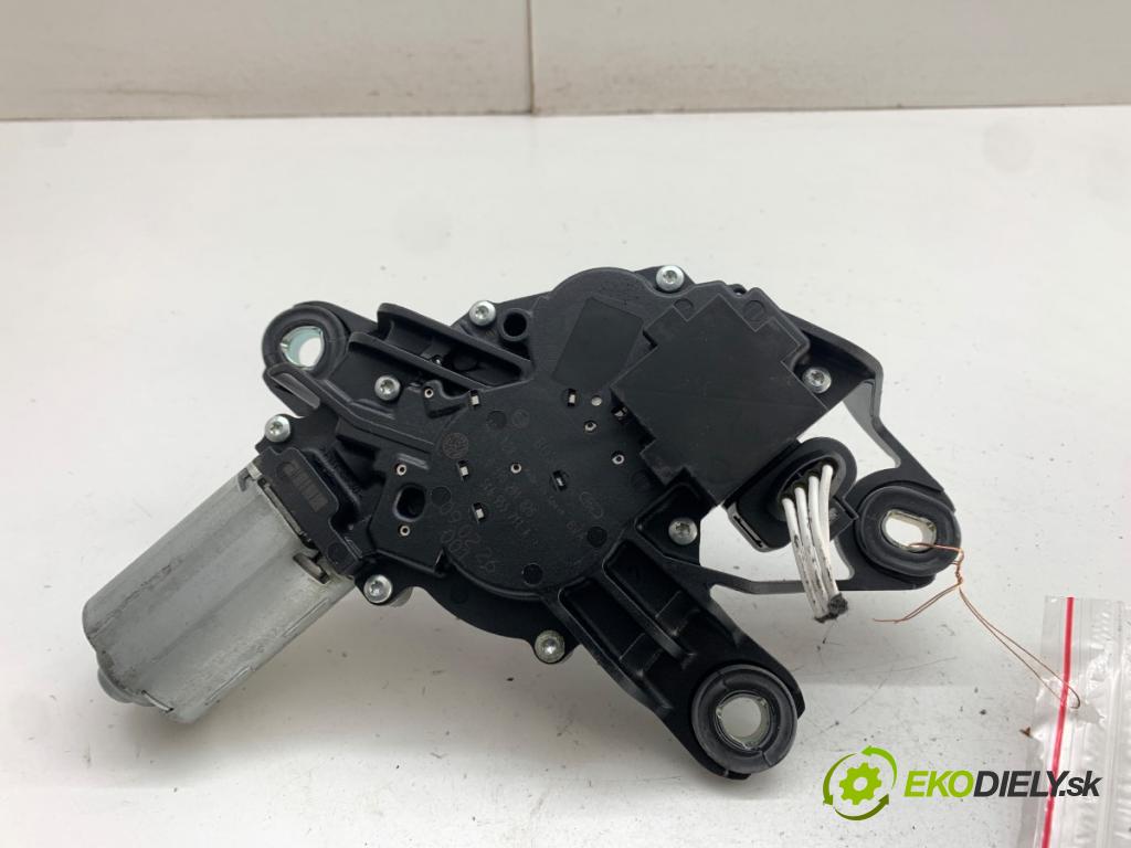 VW GOLF VI liftback 2009 90 kW 1.4 TSI 1390 motor stěračů zadní část 5K6955711A