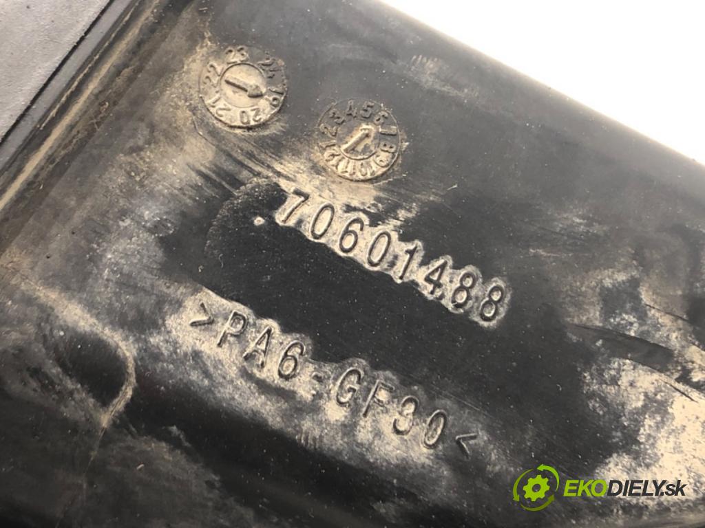 BMW F20 liftback 2019 100 kW 118 i 1598 rezonátor Rúra vzduchu 70601488