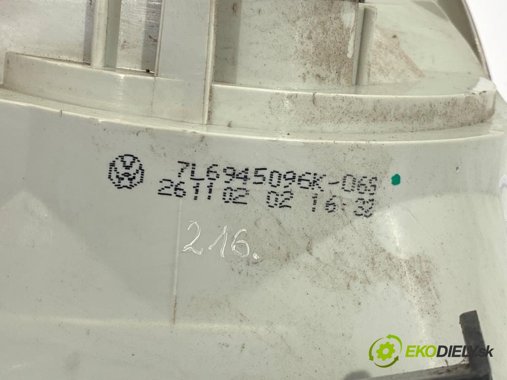 VW TOUAREG SUV 2004 230 kW 5.0 V10 TDI 4921 Svetlo pravy zad 7L6945096K