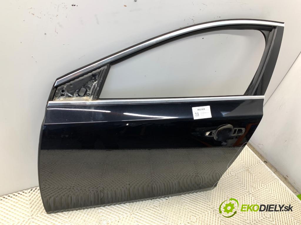 VOLVO V40 liftback 2012 84 kW D2 1560 dveře levý přední část 452