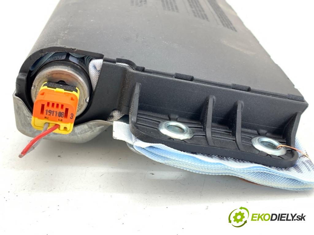 VW GOLF VI liftback 2009 90 kW 1.4 TSI 1390 AirBag koleno: 5K1880841A