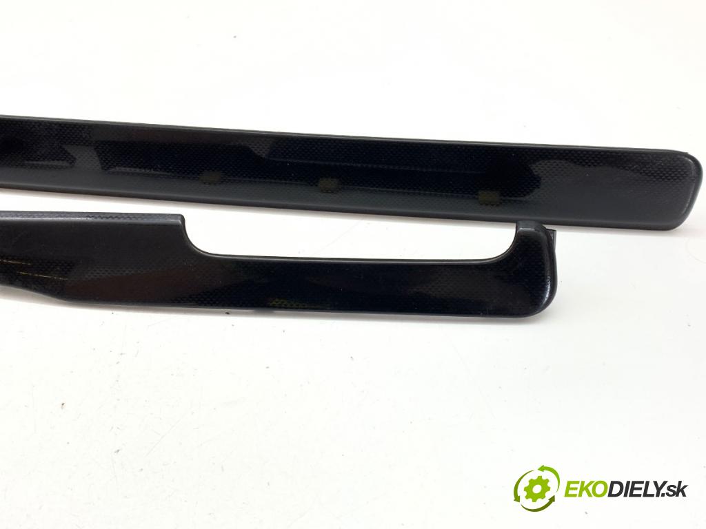 VW GOLF VI liftback 2009 90 kW 1.4 TSI 1390 lišty kryt 5K1858417B (Lišta)