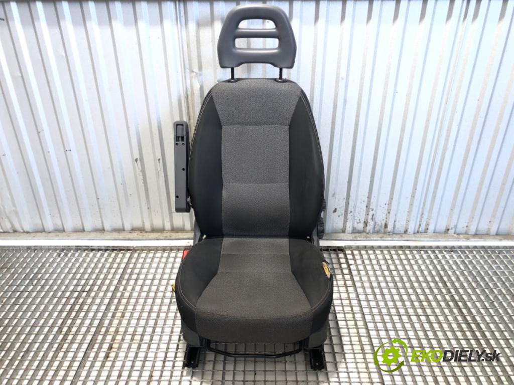 FIAT DUCATO III Autobus 2016 96 kW 130 Multijet 2,3 D 2287 Sedadlo ľavy predný 