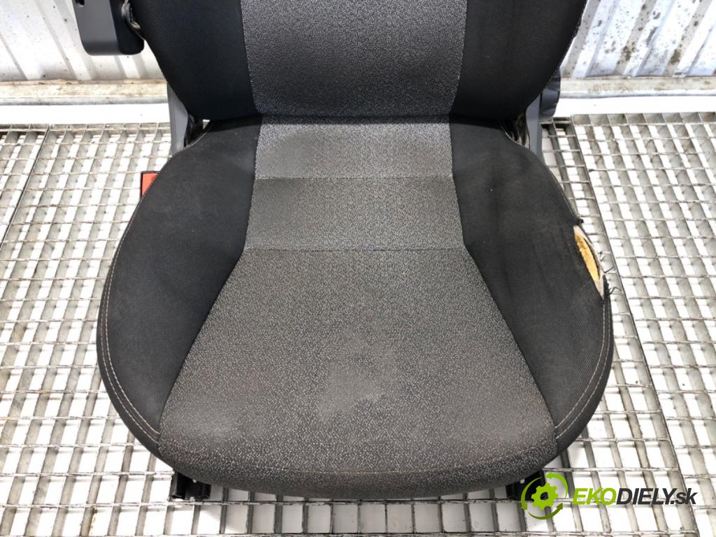 FIAT DUCATO III Autobus 2016 96 kW 130 Multijet 2,3 D 2287 sedadlo levý přední část