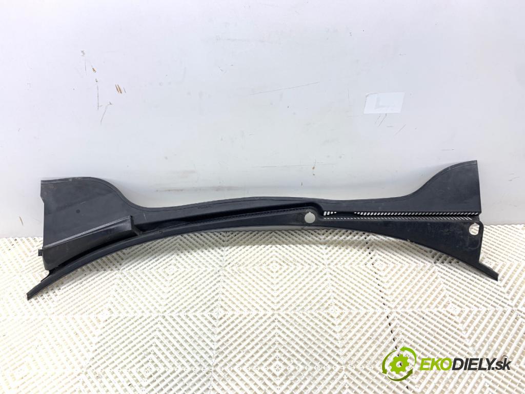 VW GOLF VI liftback 2009 90 kW 1.4 TSI 1390 Torpédo, plast pod čelné okno 1K1819415B (Torpédo (plast pod čelným sklom))