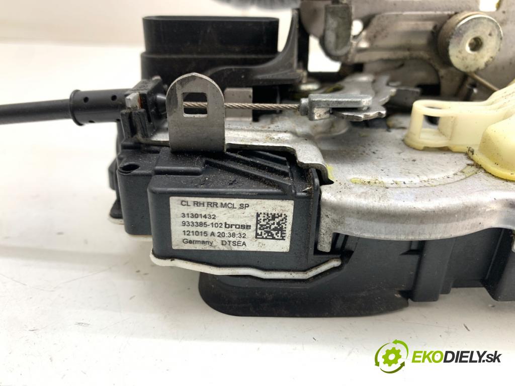 VOLVO V40 liftback 2012 84 kW D2 1560 zámok Dvere pravy zad 31301432