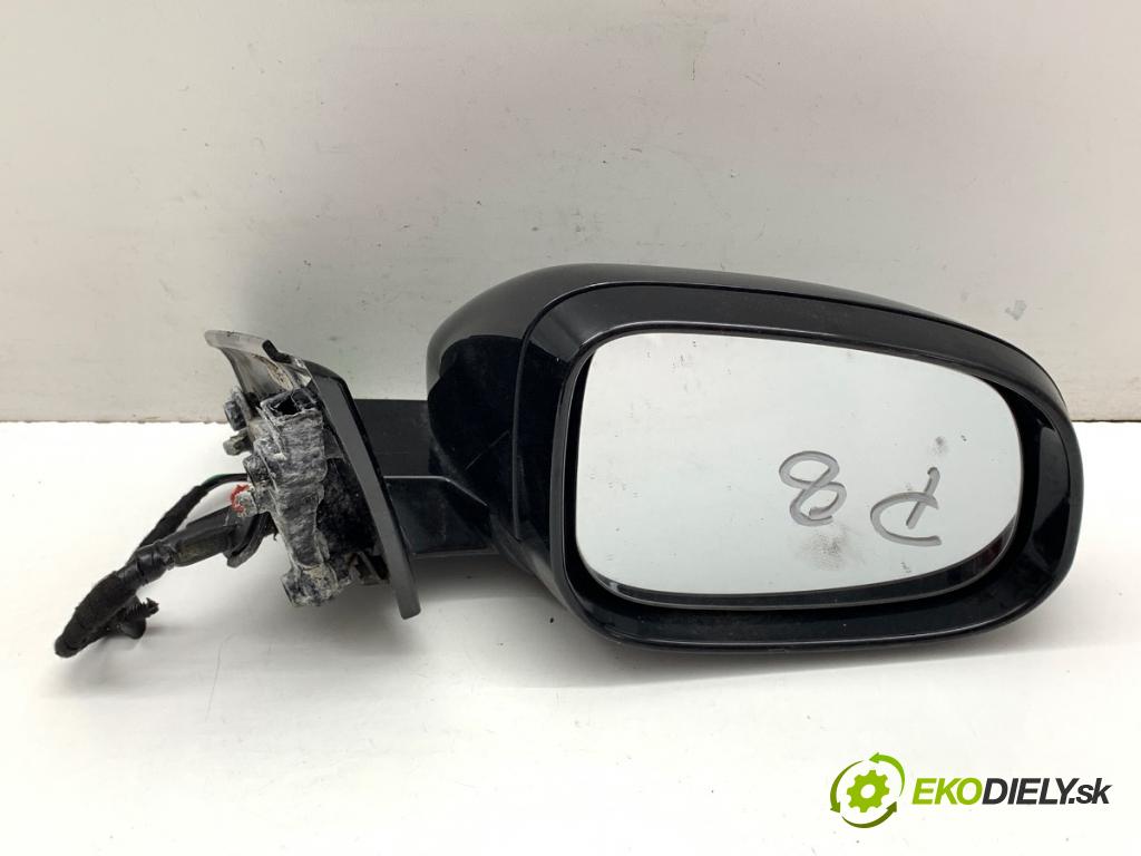 VOLVO V40 liftback 2012 84 kW D2 1560 zpětné zrcátko pravý 452