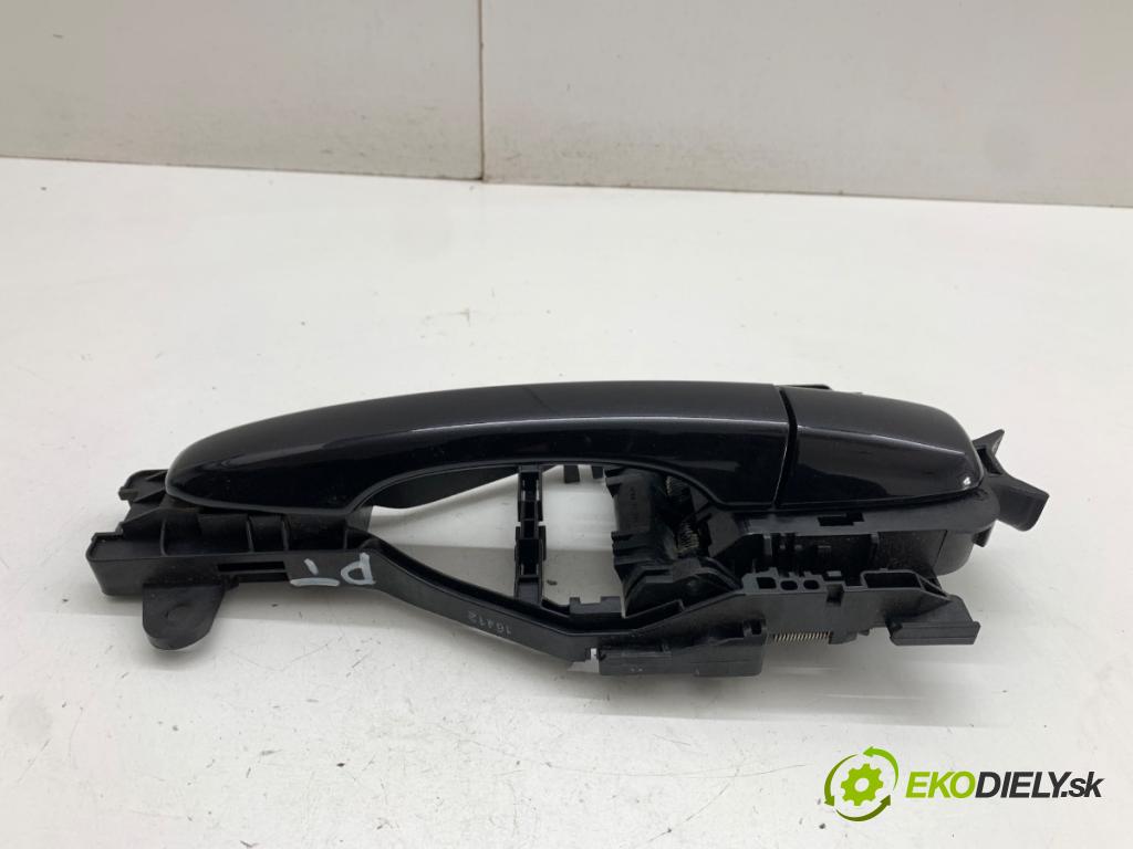 VOLVO V40 liftback 2012 84 kW D2 1560 Kľučka vonkajšia pravy zad