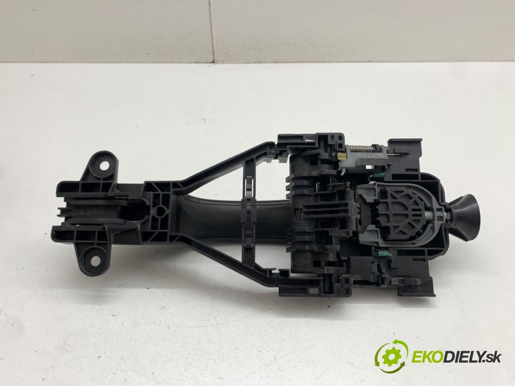 VOLVO V40 liftback 2012 84 kW D2 1560 Kľučka vonkajšia pravy zad