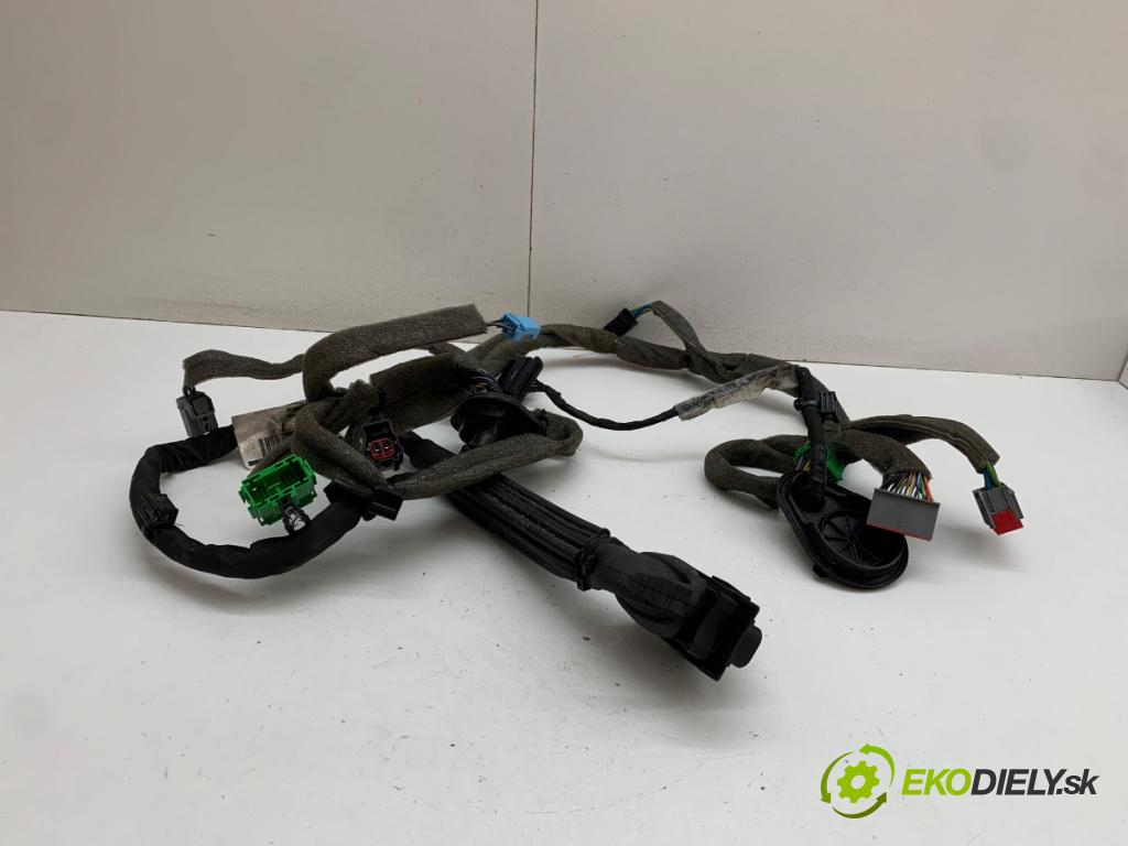 VOLVO V40 liftback 2012 84 kW D2 1560 Káblovačka Dvere predný ľavy 31334093