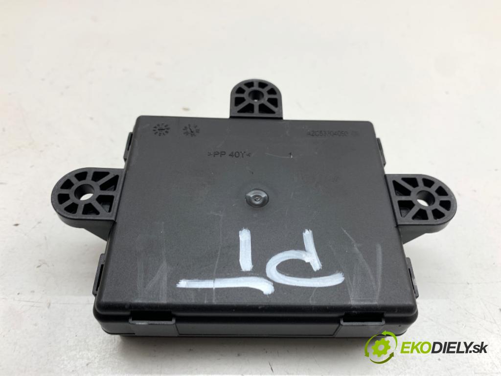 VOLVO V40 liftback 2012 84 kW D2 1560 Modul Dvere pravy zad 31318953
