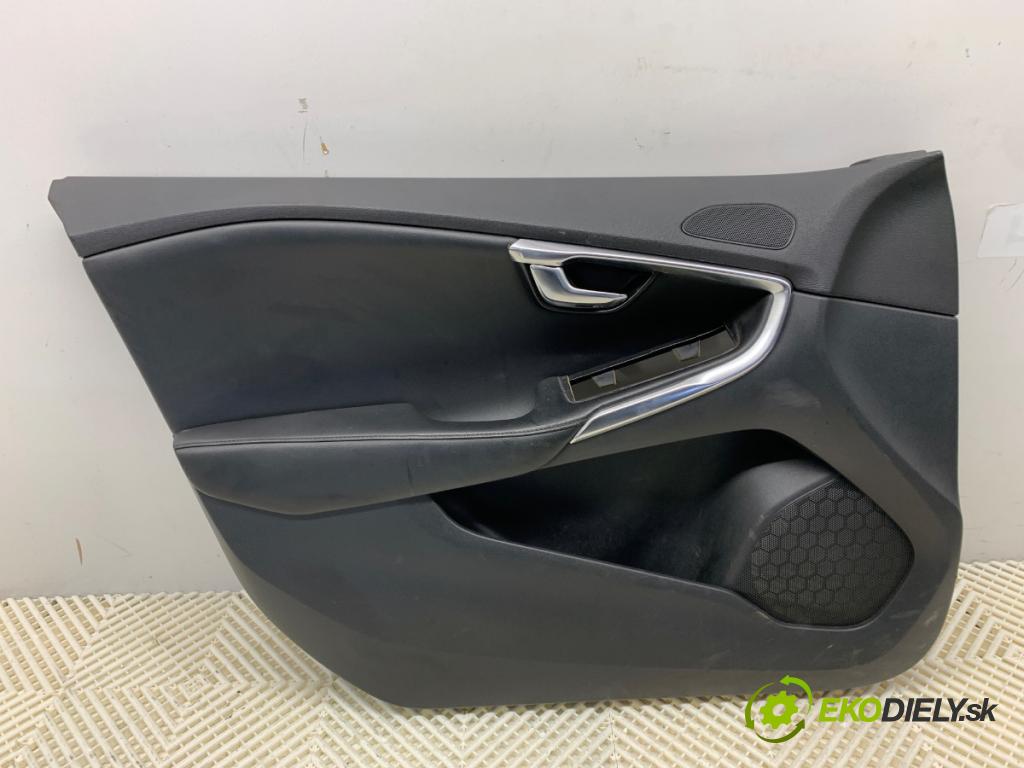 VOLVO V40 liftback 2012 84 kW D2 1560 ča dveře levý přední část 1319932