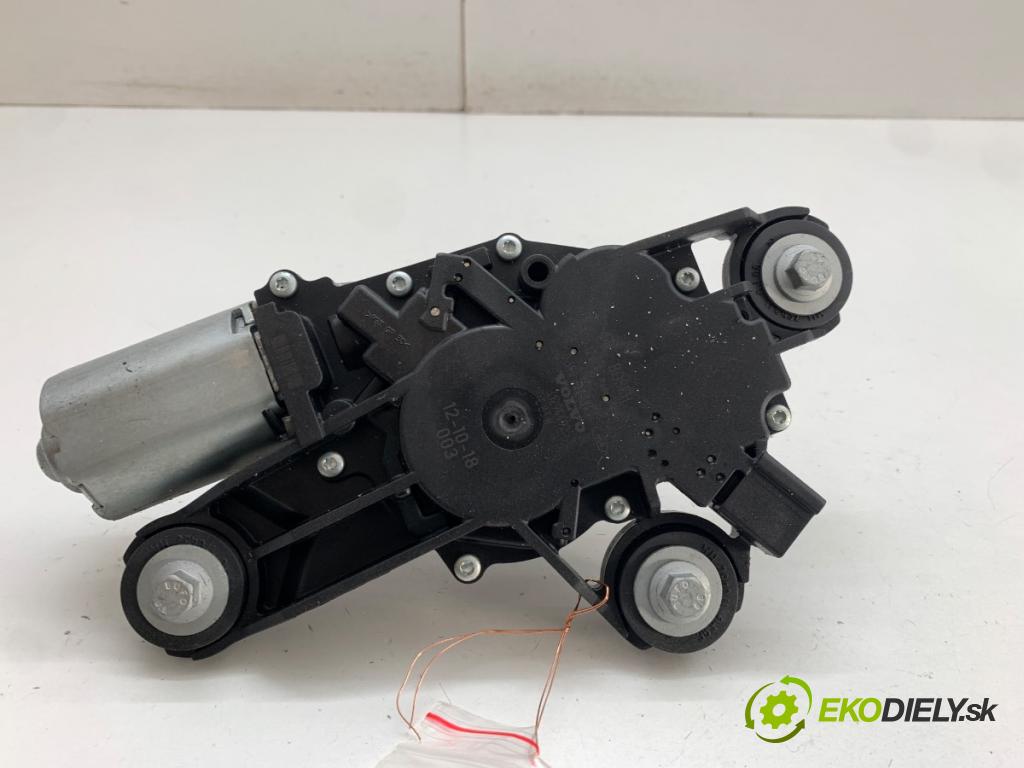 VOLVO V40 liftback 2012 84 kW D2 1560 motor stěračů zadní část 31294492