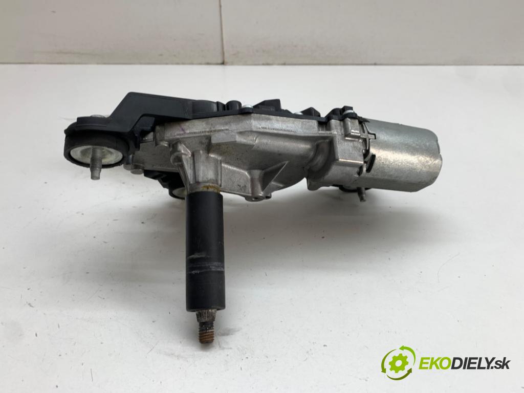 VOLVO V40 liftback 2012 84 kW D2 1560 motor stěračů zadní část 31294492