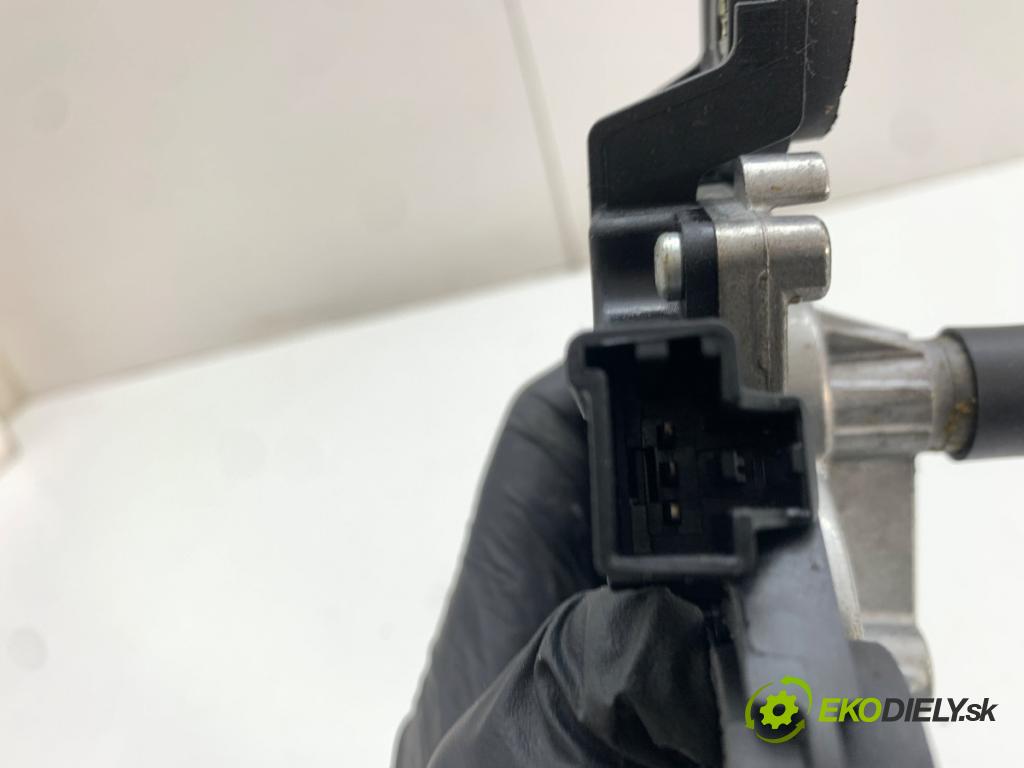 VOLVO V40 liftback 2012 84 kW D2 1560 motor stěračů zadní část 31294492