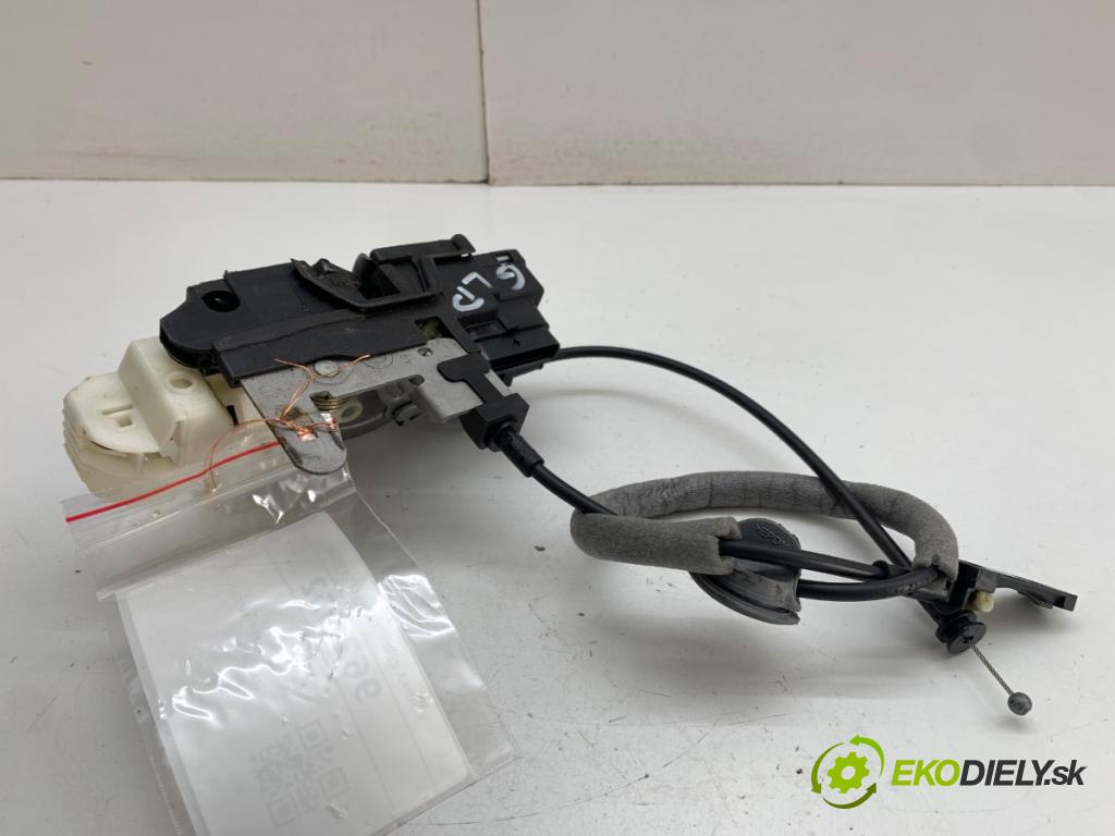 VOLVO V40 liftback 2012 84 kW D2 1560 klika vnejší levý přední část 31301421